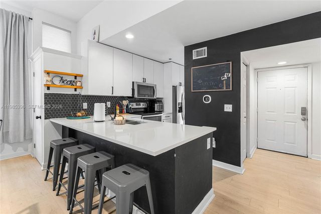 4759 Via Palm Lks 312, West Palm Beach, FL 33417