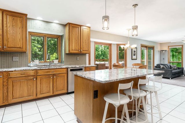11307 RIDGECREST Drive, Roscoe, IL 61073