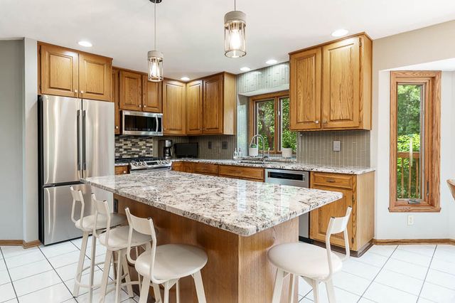 11307 RIDGECREST Drive, Roscoe, IL 61073