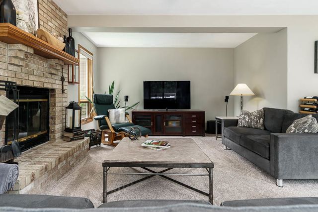 11307 RIDGECREST Drive, Roscoe, IL 61073