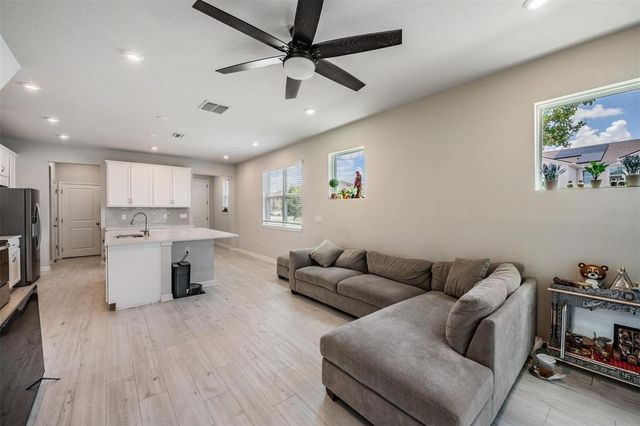 19153 ELSIMONT ISLE, Lutz, FL 33558