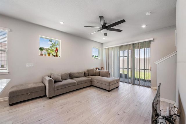 19153 ELSIMONT ISLE, Lutz, FL 33558