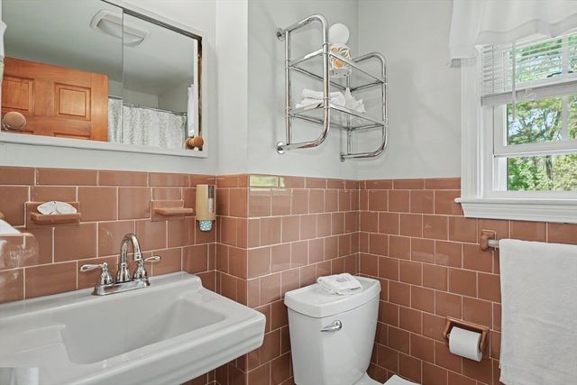 16 Laurel, Hudson, MA 01749