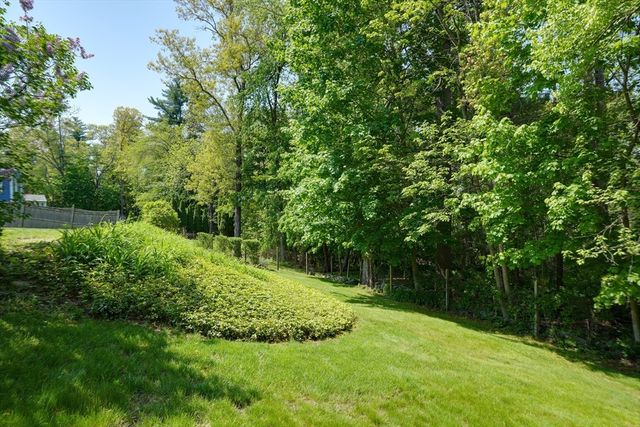 16 Laurel, Hudson, MA 01749