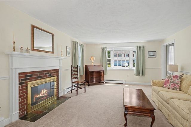 16 Laurel, Hudson, MA 01749