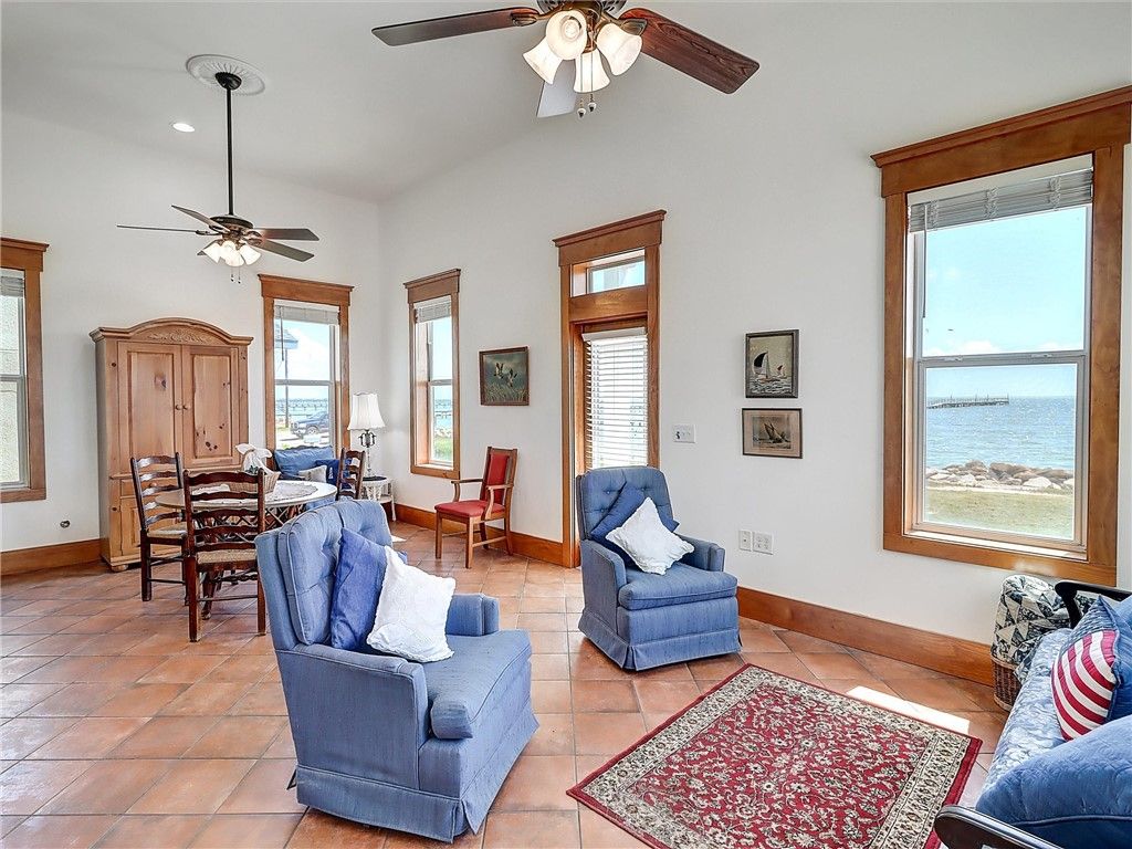 1615 Water St, Rockport, TX 78382 — photo 5