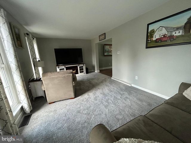 21 MATTHEW DR, Reading, PA 19608