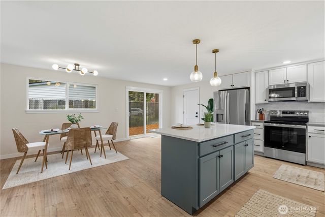 17161 SE 264th Street, Covington, WA 98042