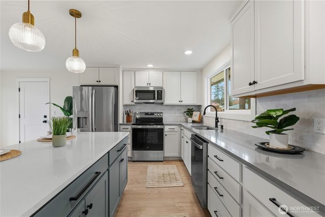 17161 SE 264th Street, Covington, WA 98042