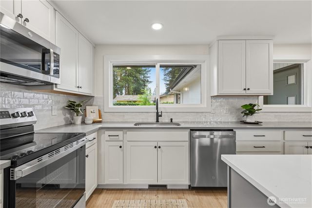 17161 SE 264th Street, Covington, WA 98042