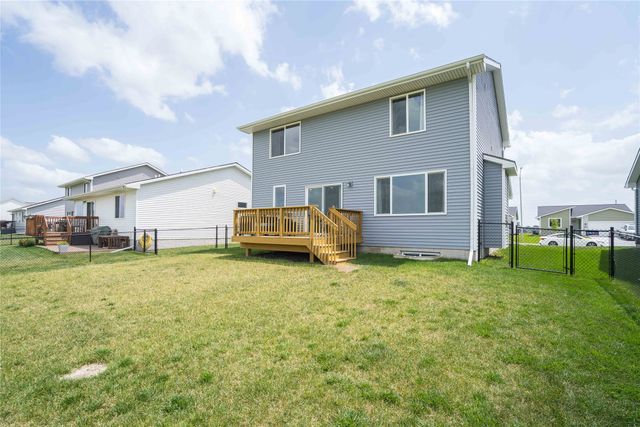 812 3rd Street NW, Bondurant, IA 50035