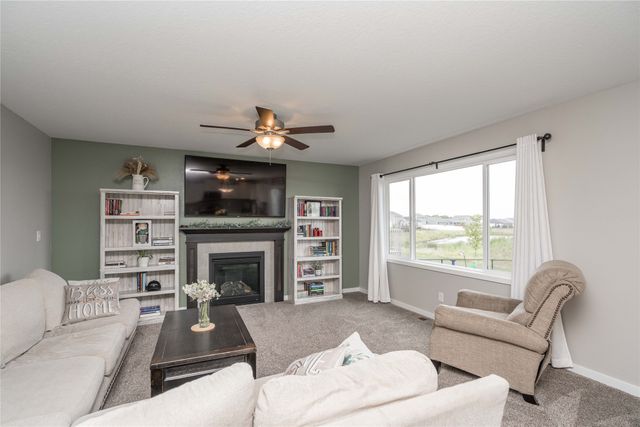 812 3rd Street NW, Bondurant, IA 50035