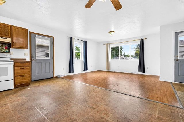 416 DESNOYER STREET, Kaukauna, WI 54130