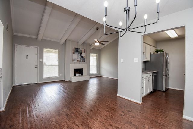 5711 Sugar Hill Drive 28, Houston, TX 77057