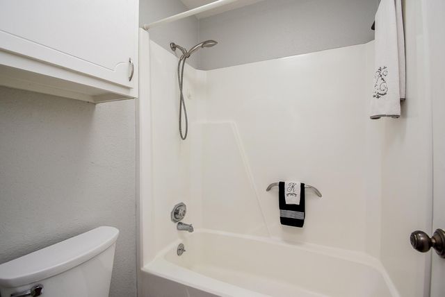 5711 Sugar Hill Drive 28, Houston, TX 77057