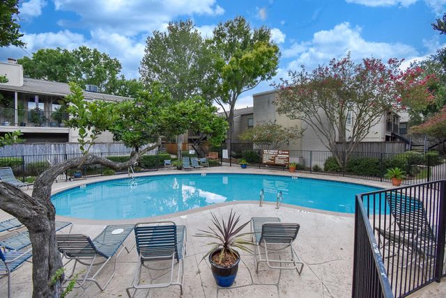 5711 Sugar Hill Drive 28, Houston, TX 77057