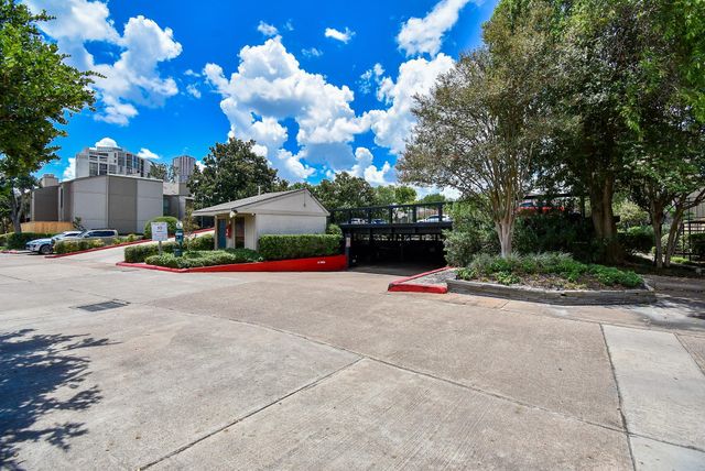 5711 Sugar Hill Drive 28, Houston, TX 77057