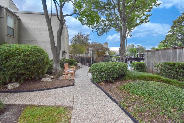 5711 Sugar Hill Drive 28, Houston, TX 77057