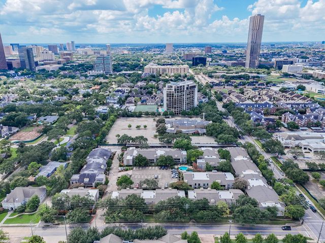 5711 Sugar Hill Drive 28, Houston, TX 77057