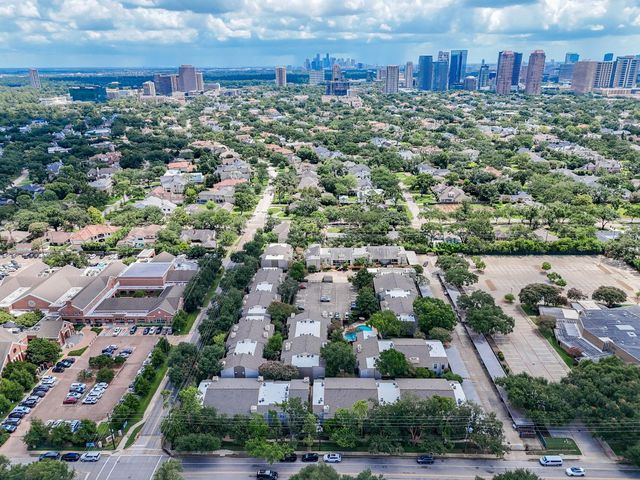 5711 Sugar Hill Drive 28, Houston, TX 77057