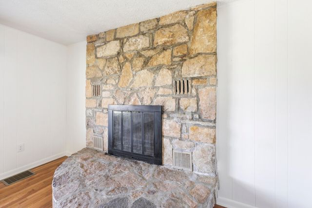 210 Bunker Hill Road, Paris, KY 40361