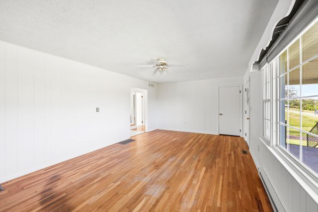 210 Bunker Hill Road, Paris, KY 40361