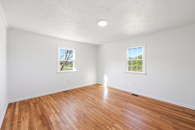 210 Bunker Hill Road, Paris, KY 40361
