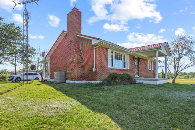 210 Bunker Hill Road, Paris, KY 40361