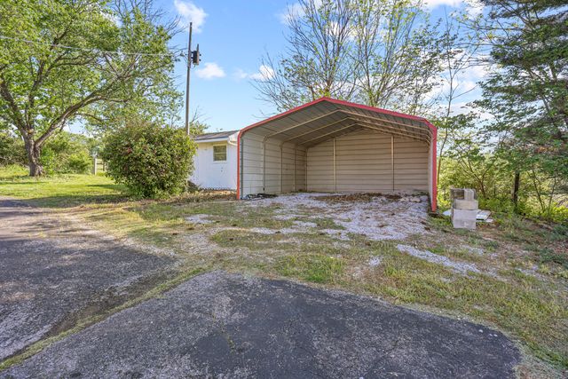 210 Bunker Hill Road, Paris, KY 40361