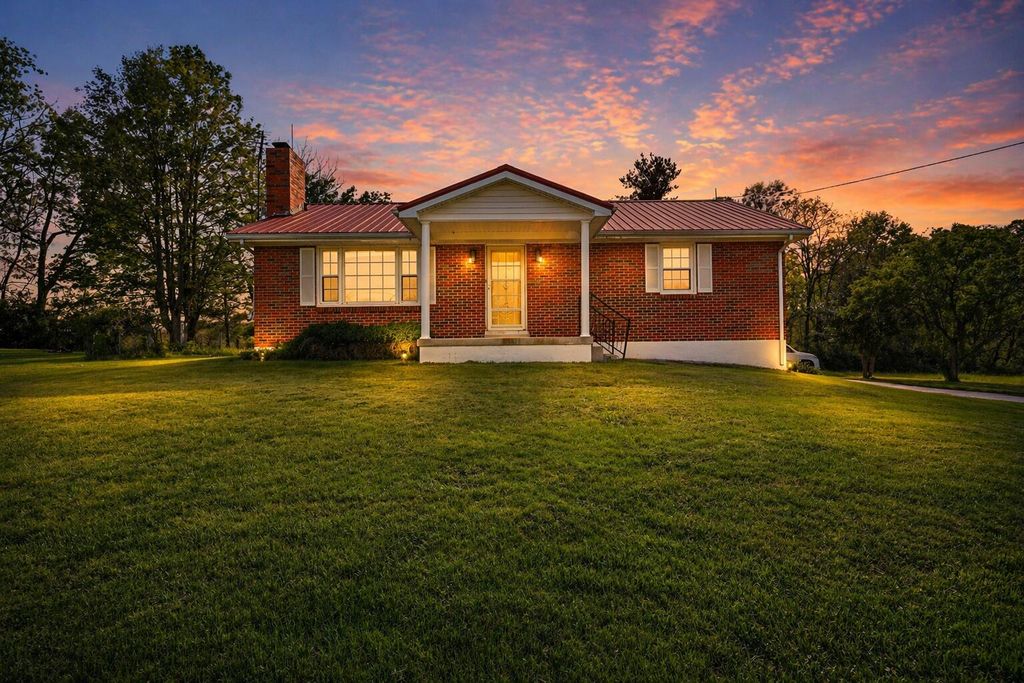 210 Bunker Hill Road, Paris, KY 40361