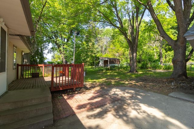 1751 Larpenteur Avenue E, Maplewood, MN 55109