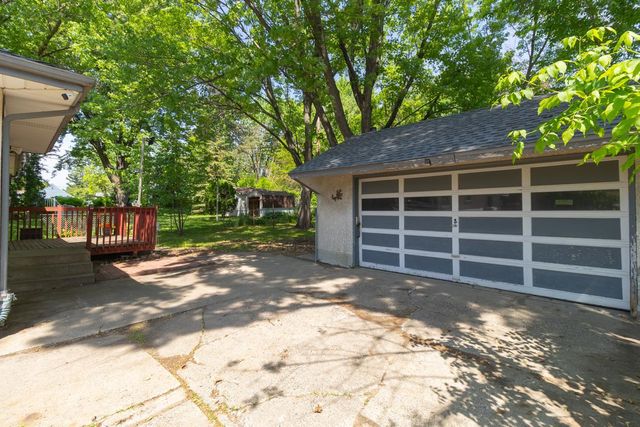 1751 Larpenteur Avenue E, Maplewood, MN 55109