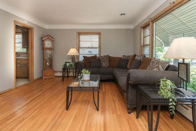 1751 Larpenteur Avenue E, Maplewood, MN 55109