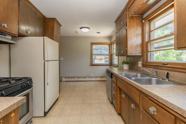 1751 Larpenteur Avenue E, Maplewood, MN 55109