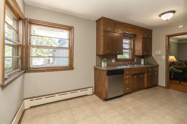 1751 Larpenteur Avenue E, Maplewood, MN 55109