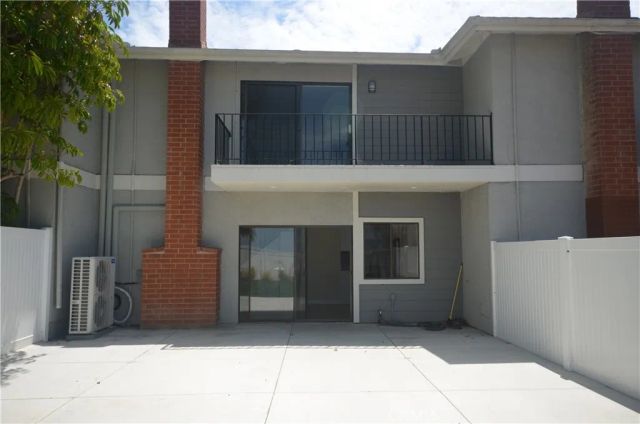 1002 Nancy, Costa Mesa, CA 92627
