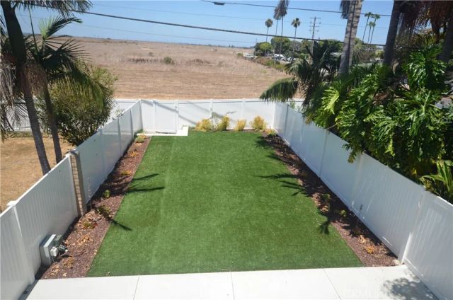 1002 Nancy, Costa Mesa, CA 92627