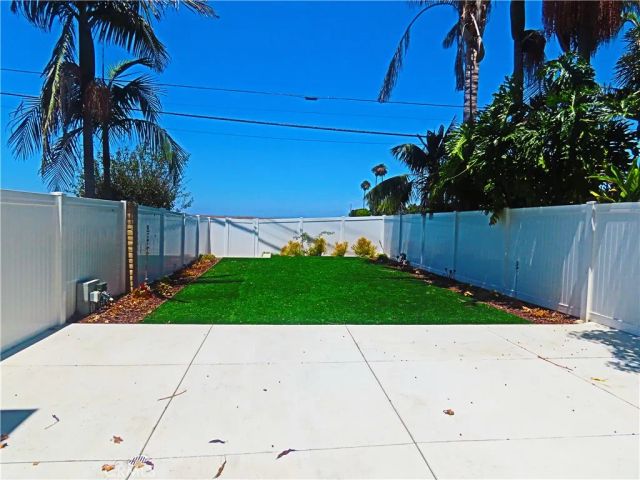 1002 Nancy, Costa Mesa, CA 92627