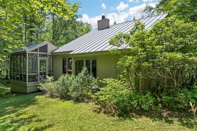 1383 King Hill Road, New London, NH 03257