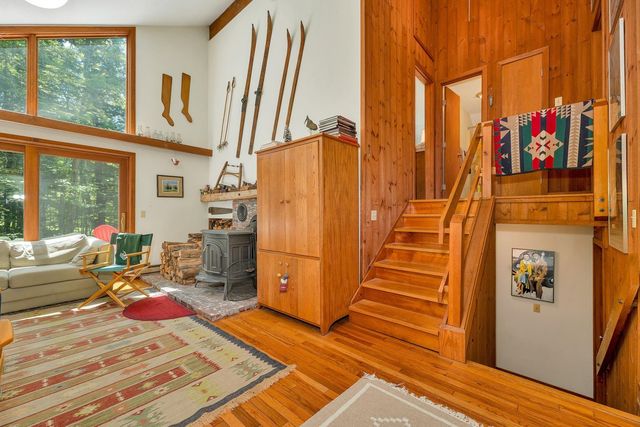 1383 King Hill Road, New London, NH 03257