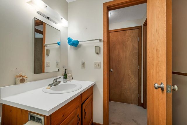 1383 King Hill Road, New London, NH 03257
