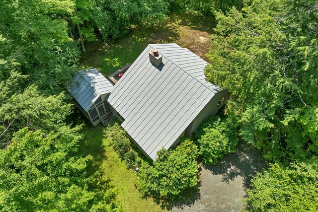 1383 King Hill Road, New London, NH 03257