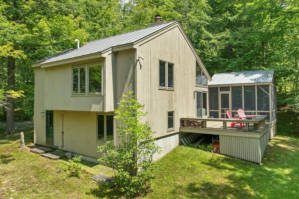 1383 King Hill Road, New London, NH 03257