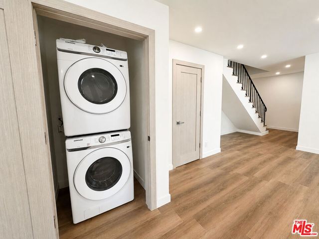 2449 N Beachwood Drive 11, Hollywood Hills, CA 90068