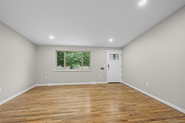 5715 W 5th Avenue, Lakewood, CO 80226
