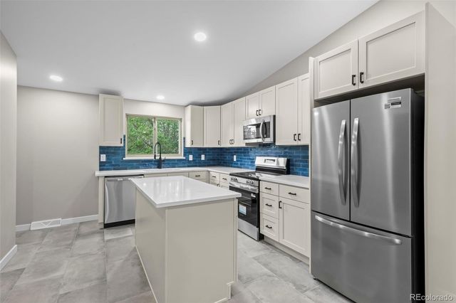 5715 W 5th Avenue, Lakewood, CO 80226