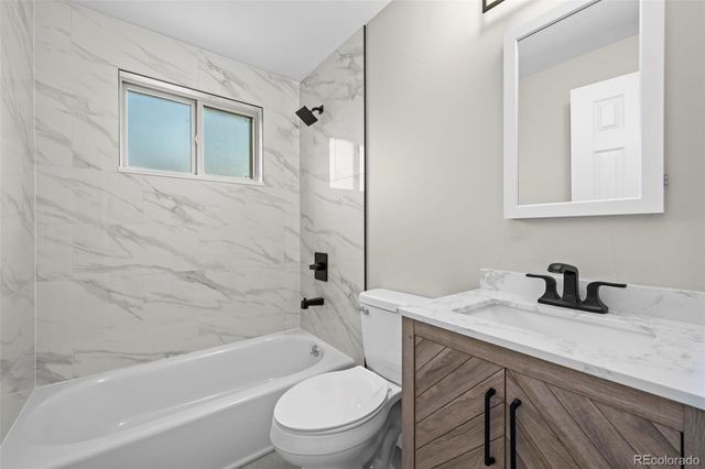 5715 W 5th Avenue, Lakewood, CO 80226