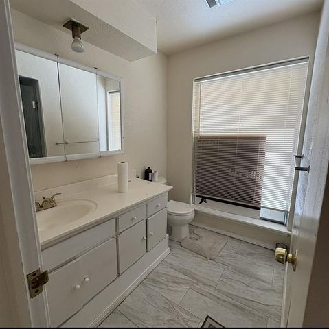 6609 Evergreen Canyon Road, Oklahoma City, OK 73162