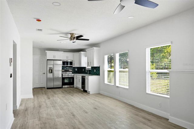 418 NW 3RD AVENUE, Gainesville, FL 32601