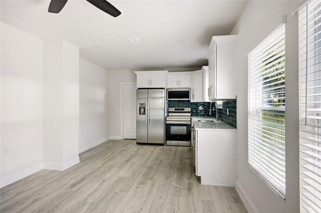 418 NW 3RD AVENUE, Gainesville, FL 32601